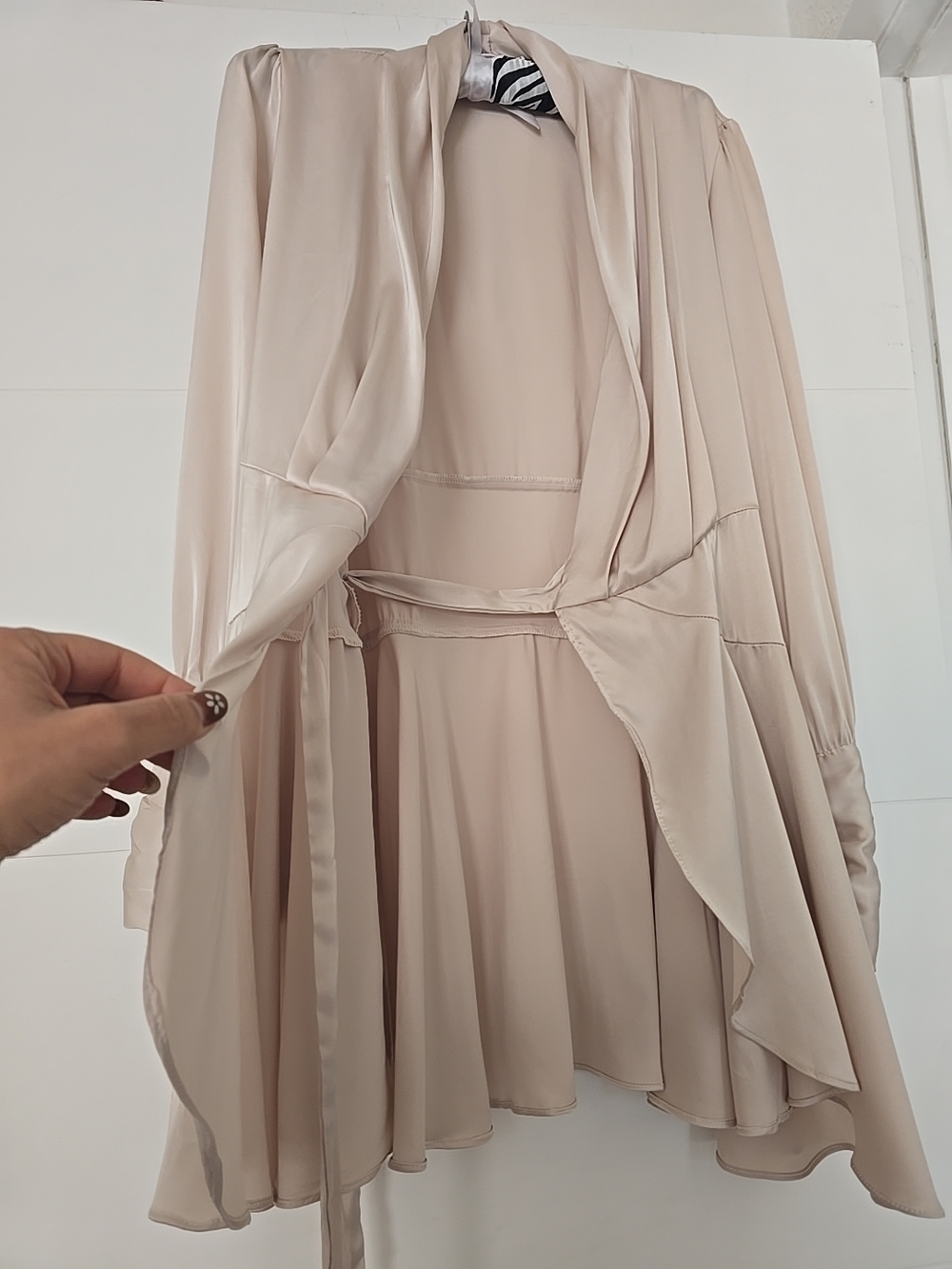 C.I.E.N. Champagne Satin Faux Wrap Mini Dress Size M Long Ruched Sleeve V-Neck - Picture 8 of 16